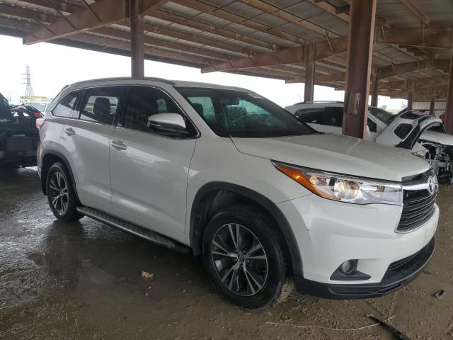 5TDKKRFH3GS155024 - 2016 TOYOTA HIGHLANDER XLE WHITE photo 4