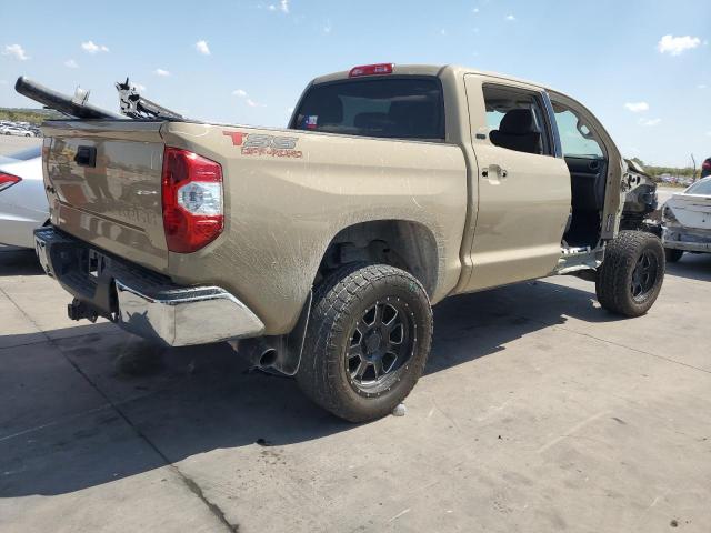 5TFDW5F14JX770868 - 2018 TOYOTA TUNDRA CREWMAX SR5 TAN photo 3