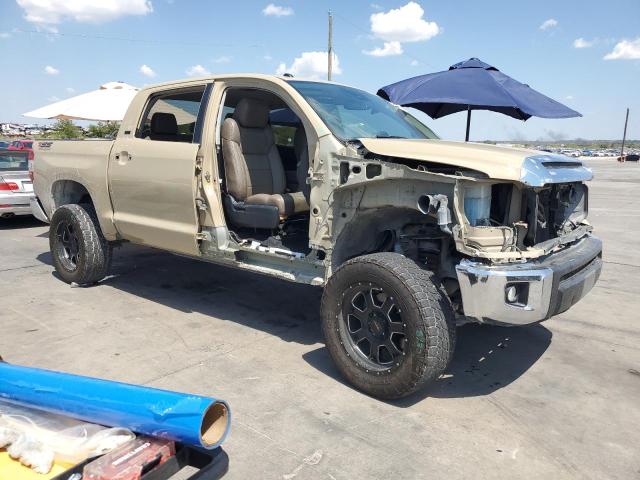 5TFDW5F14JX770868 - 2018 TOYOTA TUNDRA CREWMAX SR5 TAN photo 4