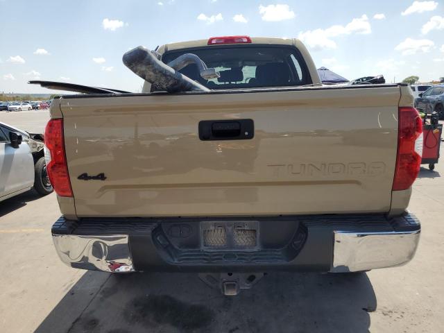 5TFDW5F14JX770868 - 2018 TOYOTA TUNDRA CREWMAX SR5 TAN photo 6