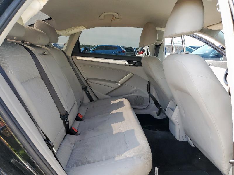 1VWAT7A36HC048963 - 2017 VOLKSWAGEN PASSAT S შავი ფოტო 10