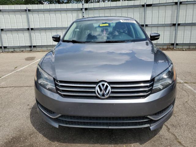 1VWAT7A39FC002220 - 2015 VOLKSWAGEN PASSAT S Grau Foto 5