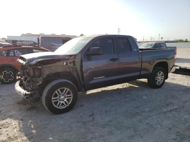 5TFRM5F16HX119487 - 2017 TOYOTA TUNDRA DOUBLE CAB SR/SR5 GRAY photo 1