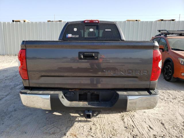 5TFRM5F16HX119487 - 2017 TOYOTA TUNDRA DOUBLE CAB SR/SR5 GRAY photo 6