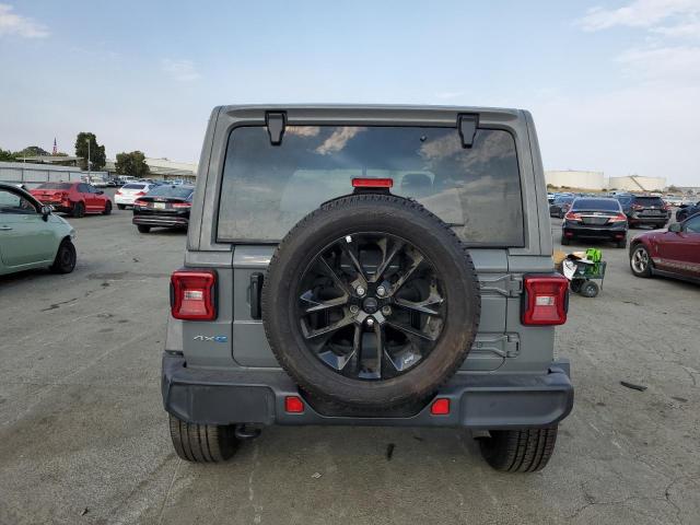 1C4JJXP6XMW734698 - 2021 JEEP WRANGLER U SAHARA 4XE GRAY photo 6