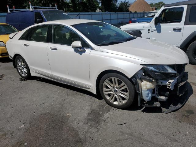 3LN6L2LU0GR631297 - 2016 LINCOLN MKZ HYBRID WHITE photo 4