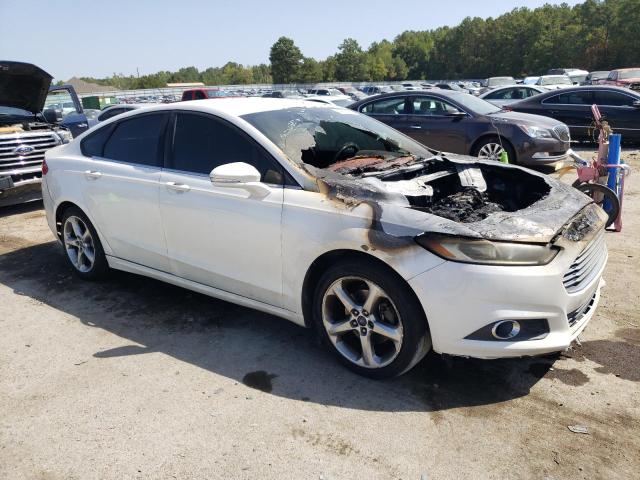 3FA6P0HR3DR198173 - 2013 FORD FUSION SE WHITE photo 4