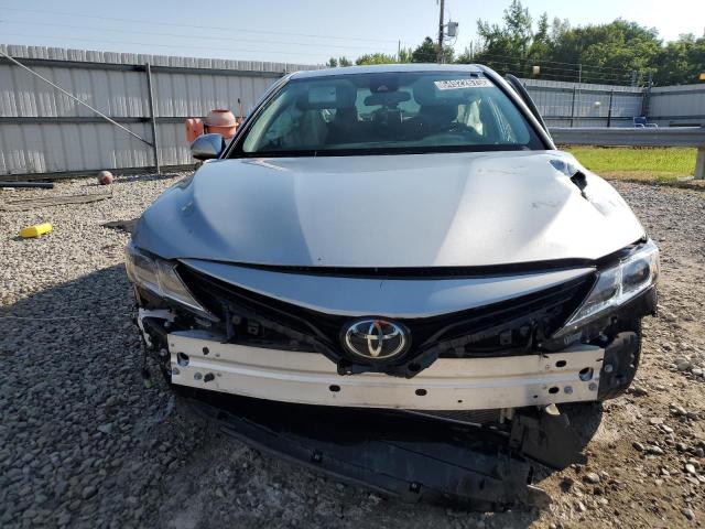 4T1C11AKXRU901863 - 2024 TOYOTA CAMRY LE SILVER photo 5