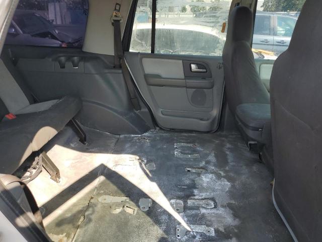 1FMRU13W74LA15340 - 2004 FORD EXPEDITION XLS SILVER photo 11