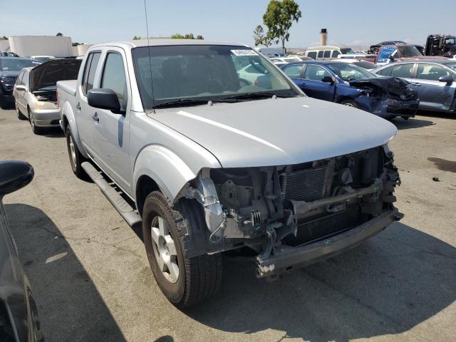 1N6AD07U45C441893 - 2005 NISSAN FRONTIER CREW CAB LE SILVER photo 4