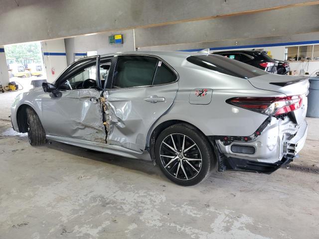 4T1G11AK3RU864026 - 2024 TOYOTA CAMRY SE NIGHT SHADE SILVER photo 2