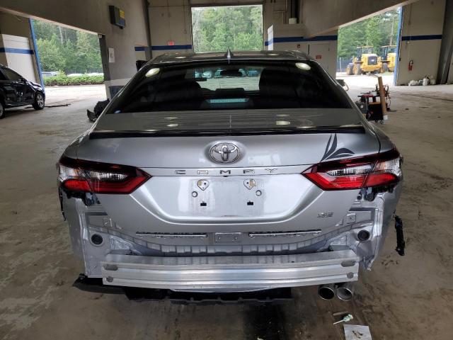 4T1G11AK3RU864026 - 2024 TOYOTA CAMRY SE NIGHT SHADE SILVER photo 6
