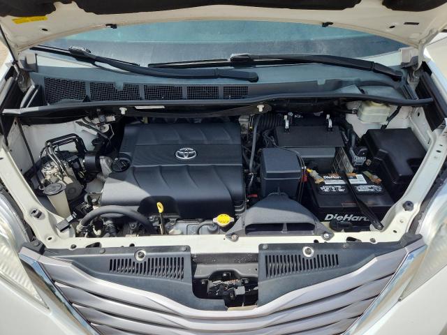 5TDYK3DCXFS687531 - 2015 TOYOTA SIENNA XLE WHITE photo 12