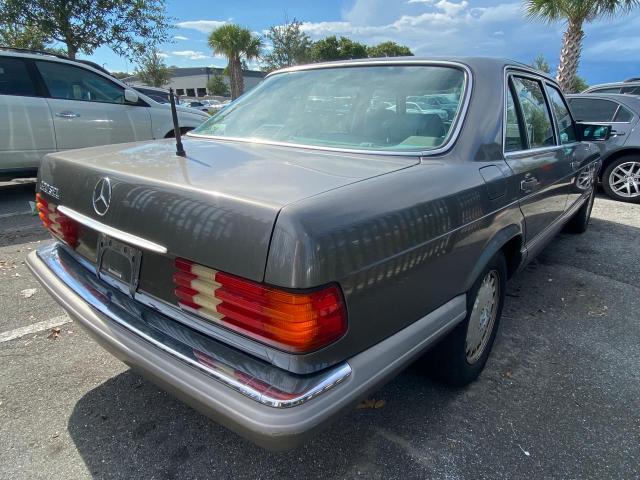 WDBCA3505JA397688 - 1988 MERCEDES-BENZ S 320W GRAY photo 4