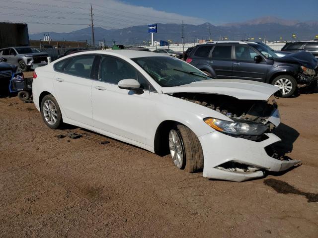 3FA6P0H74HR117735 - 2017 FORD FUSION SE WHITE photo 4