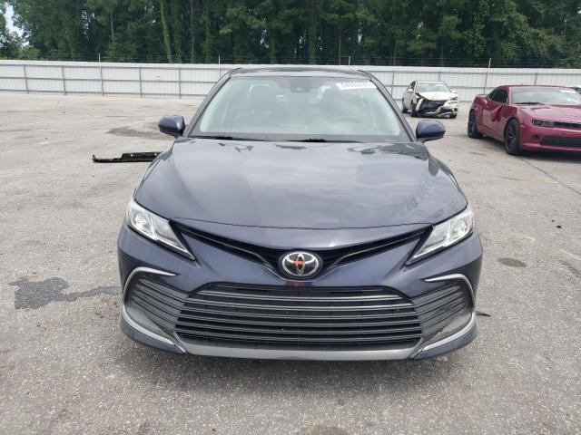 4T1C11AK4NU656665 - 2022 TOYOTA CAMRY LE BLUE photo 5