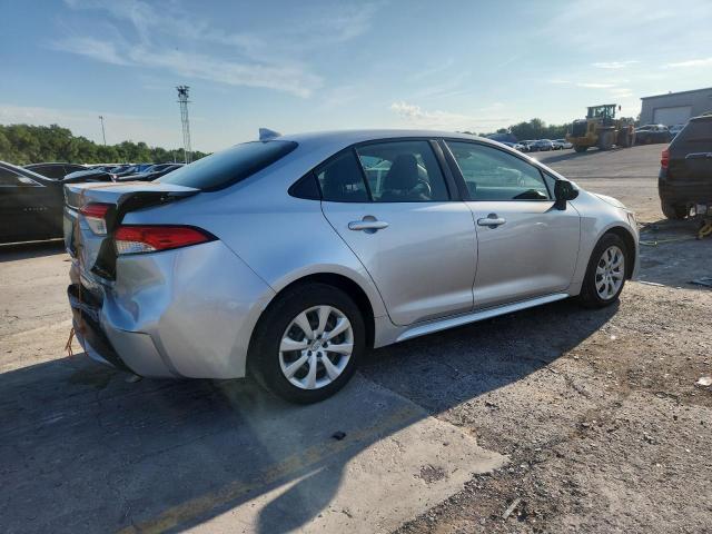 JTDEPMAE3NJ196892 - 2022 TOYOTA COROLLA LE SILVER photo 3