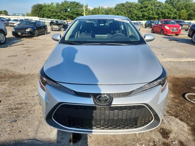 JTDEPMAE3NJ196892 - 2022 TOYOTA COROLLA LE SILVER photo 5