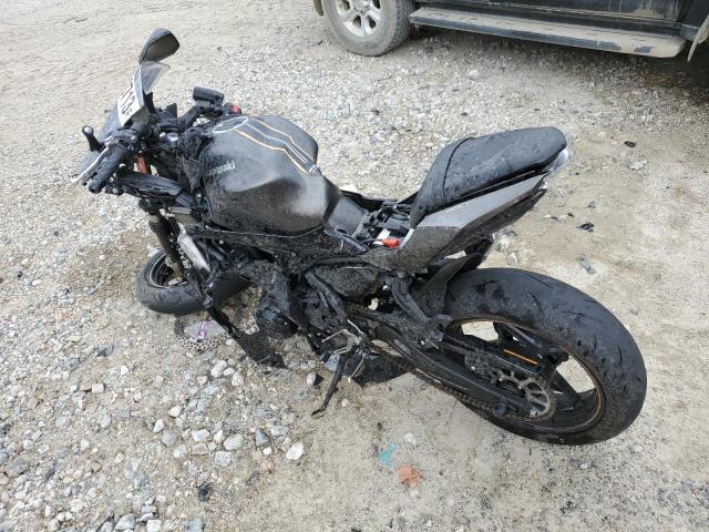 ML5EXER17PDA88720 - 2023 KAWASAKI EX650 R Сұр фото 3