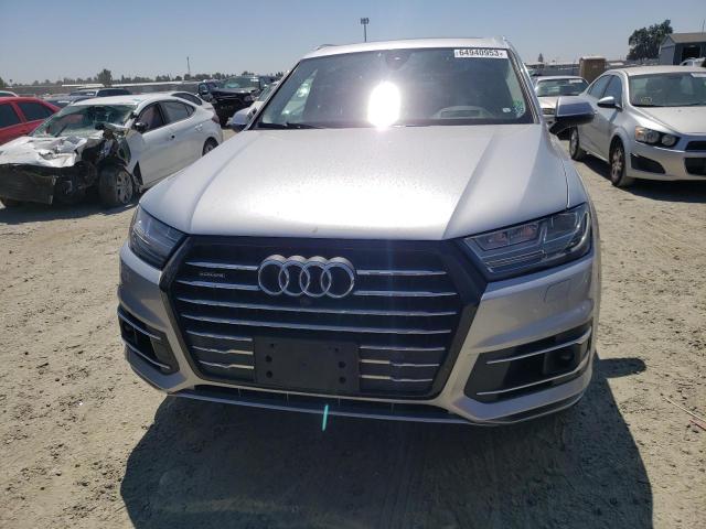 WA1VAAF78JD025391 - 2018 AUDI Q7 PRESTIGE SILVER photo 5