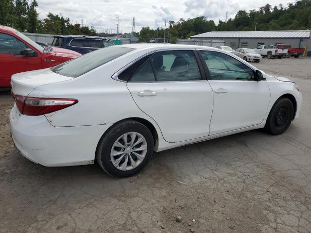 4T4BF1FK6GR584771 - 2016 TOYOTA CAMRY LE WHITE photo 3