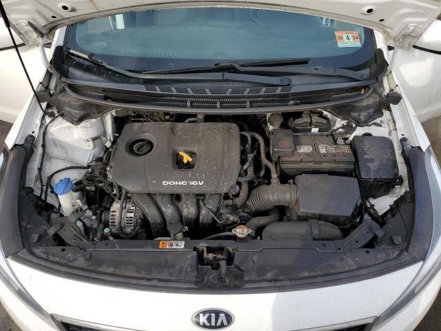 3KPFK4A76HE068555 - 2017 KIA FORTE LX WHITE photo 11