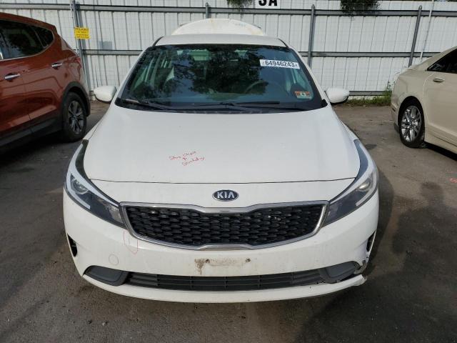 3KPFK4A76HE068555 - 2017 KIA FORTE LX WHITE photo 5