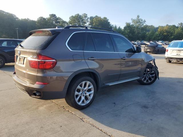 5UXZV4C57D0E04735 - 2013 BMW X5 XDRIVE35I BROWN photo 3