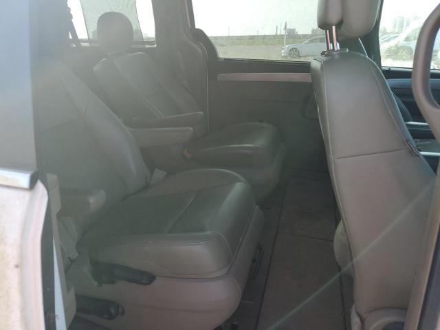 2C4RVABG9CR354571 - 2012 VOLKSWAGEN ROUTAN SE WHITE photo 11