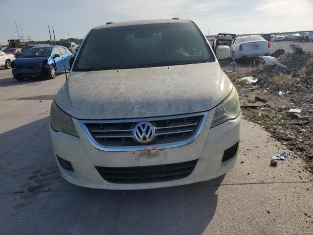 2C4RVABG9CR354571 - 2012 VOLKSWAGEN ROUTAN SE WHITE photo 5