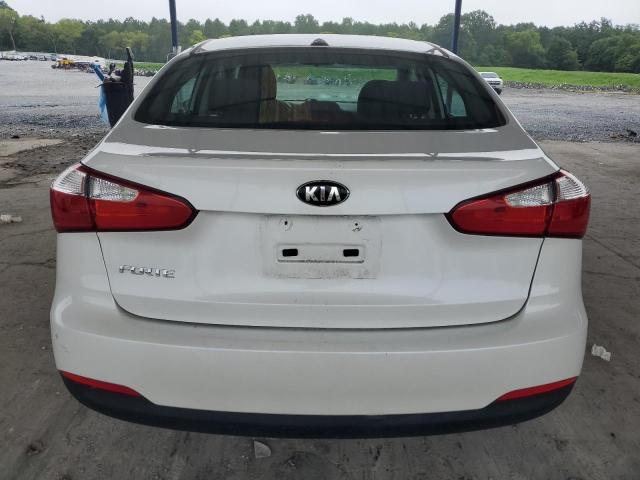 KNAFX4A62F5398613 - 2015 KIA FORTE LX WHITE photo 6