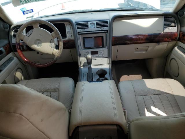 5LMFU27R84LJ21631 - 2004 LINCOLN NAVIGATOR 白色 照片 8