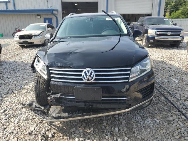 WVGEF9BP6FD006952 - 2015 VOLKSWAGEN TOUAREG V6 BLACK photo 5