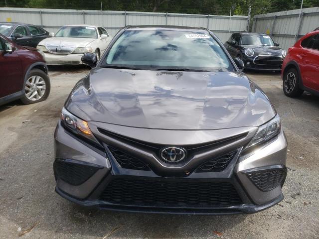 4T1G11AK9RU893403 - 2024 TOYOTA CAMRY SE NIGHT SHADE GRAY photo 5