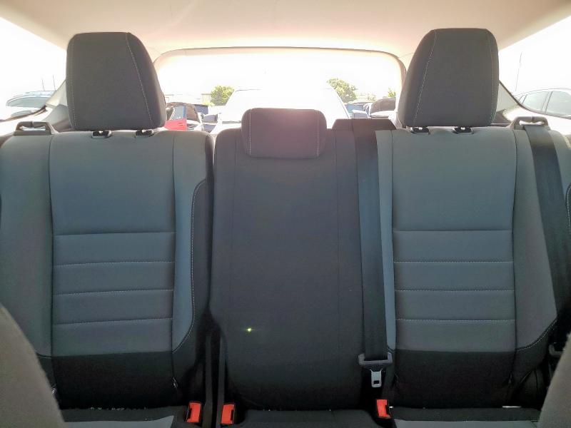 1FMCU0F72JUC75865 - 2018 FORD ESCAPE S 银色 照片 10