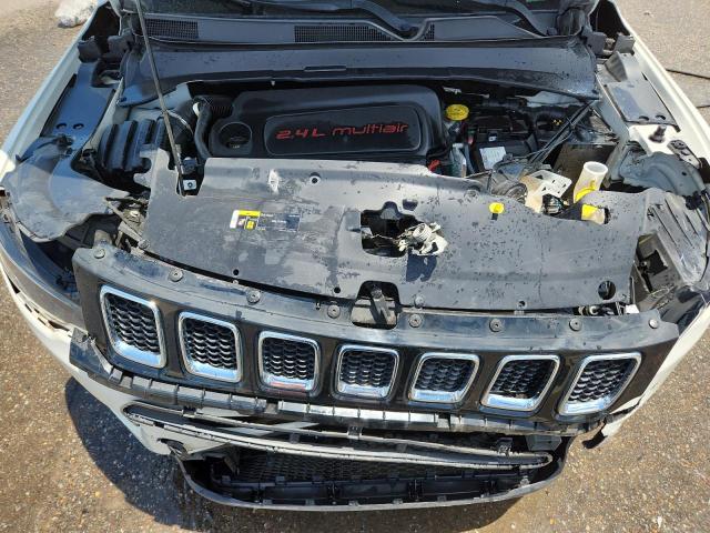 3C4NJCBB7JT468847 - 2018 JEEP COMPASS LATITUDE WHITE photo 12