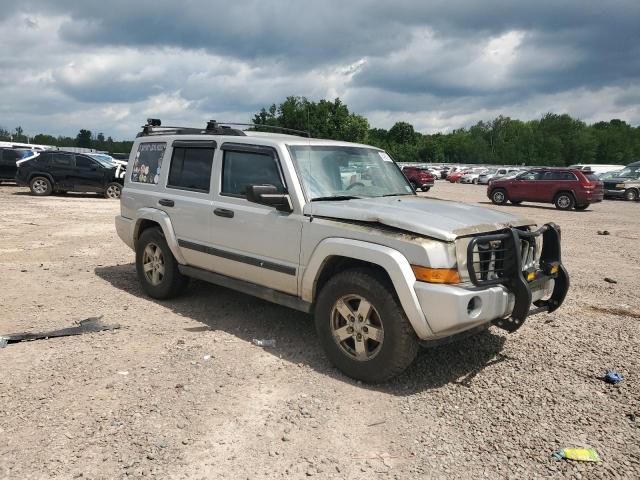 1J8HG48K56C295849 - 2006 JEEP COMMANDER SILVER photo 4
