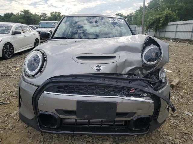 WMW53DH02R2U50921 - 2024 MINI COOPER S SILVER photo 5