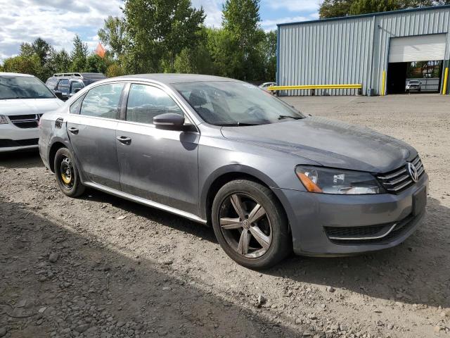 1VWBH7A31DC093003 - 2013 VOLKSWAGEN PASSAT SE SILVER photo 4