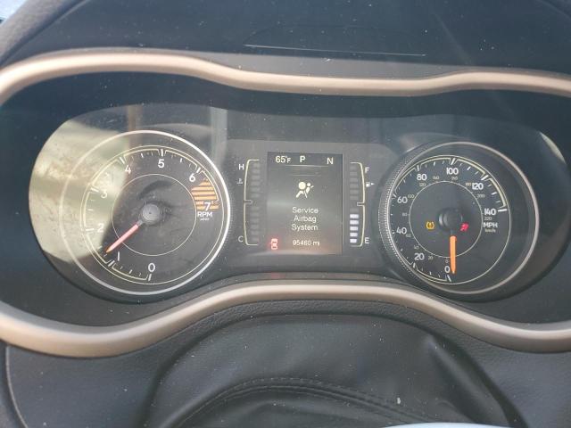 1C4PJMCB9HW657372 - 2017 JEEP CHEROKEE LATITUDE 红色 照片 9