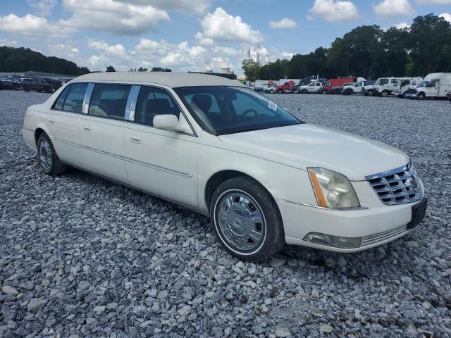 1GEGK9CYXAU550323 - 2010 CADILLAC PROFESSION WHITE photo 4