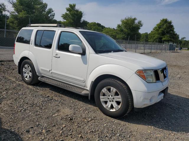 5N1AR18W25C701049 - 2005 NISSAN PATHFINDER LE 白色 照片 4