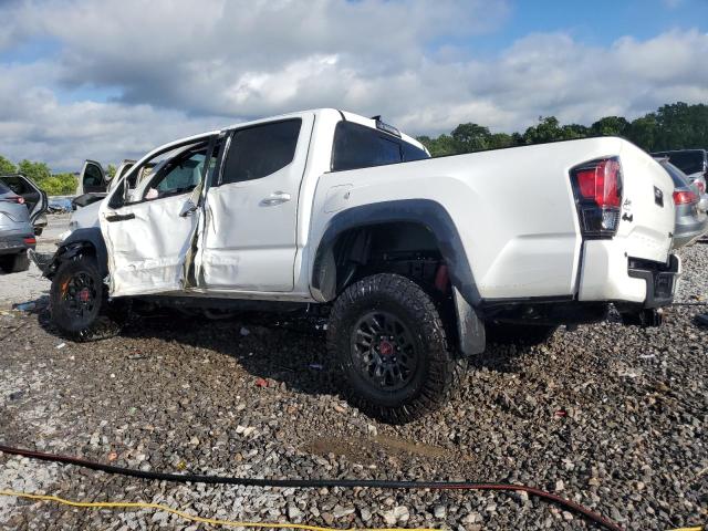 5TFCZ5ANXJX154346 - 2018 TOYOTA TACOMA DOUBLE CAB Weiß Foto 2