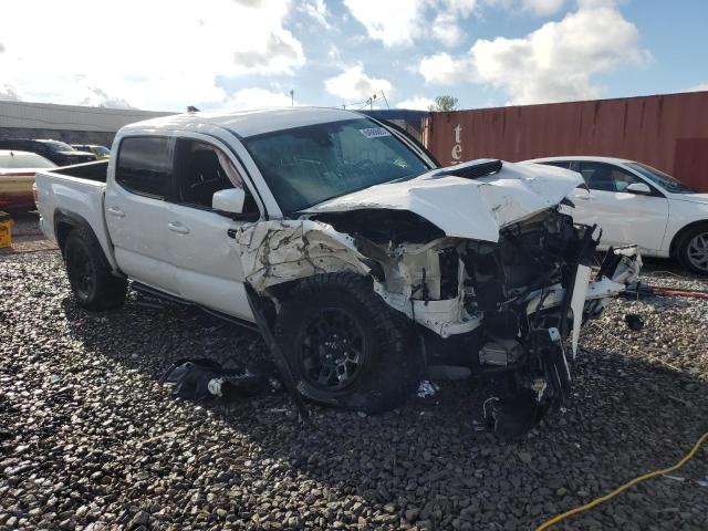 5TFCZ5ANXJX154346 - 2018 TOYOTA TACOMA DOUBLE CAB Weiß Foto 4