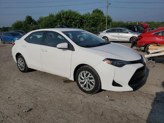 2T1BURHE6JC097844 - 2018 TOYOTA COROLLA L WHITE photo 4