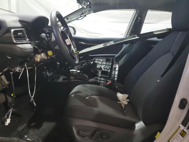 4T1C11AK8NU046977 - 2022 TOYOTA CAMRY LE WHITE photo 7