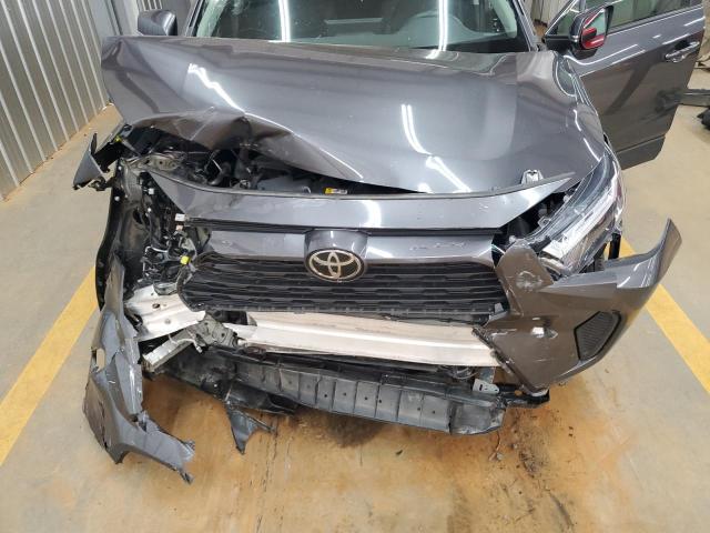 2T3W1RFV2PC251351 - 2023 TOYOTA RAV4 XLE 灰色 照片 12