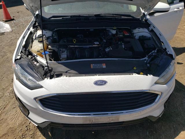 3FA6P0G79LR217419 - 2020 FORD FUSION S WHITE photo 11