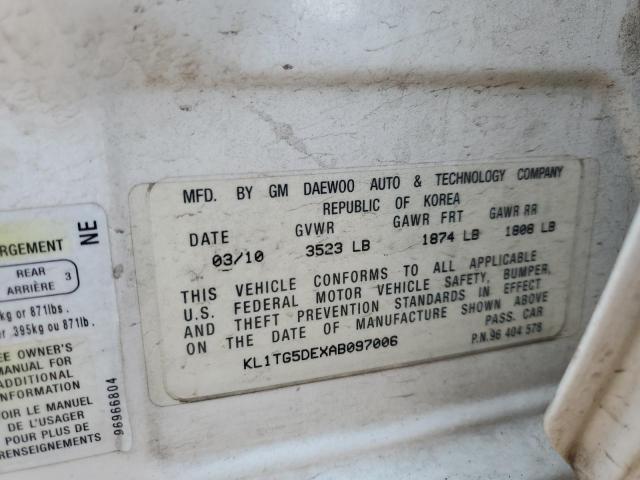 KL1TG5DEXAB097006 - 2010 CHEVROLET AVEO LT WHITE photo 12