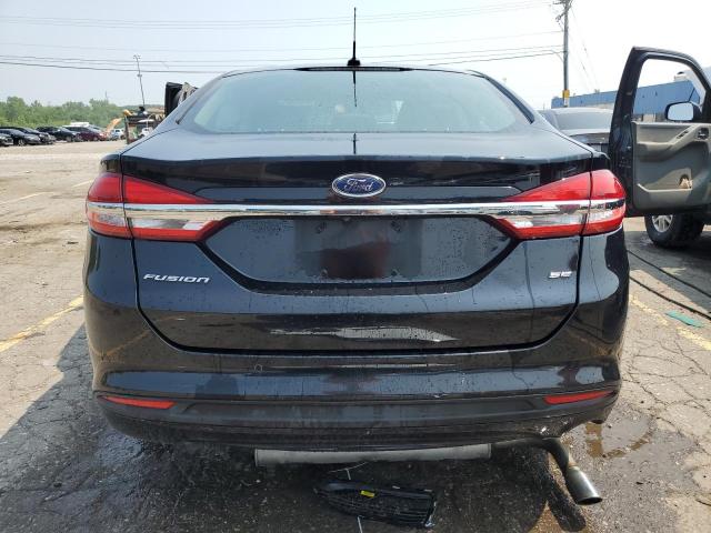 3FA6P0H73JR180069 - 2018 FORD FUSION SE BLACK photo 6